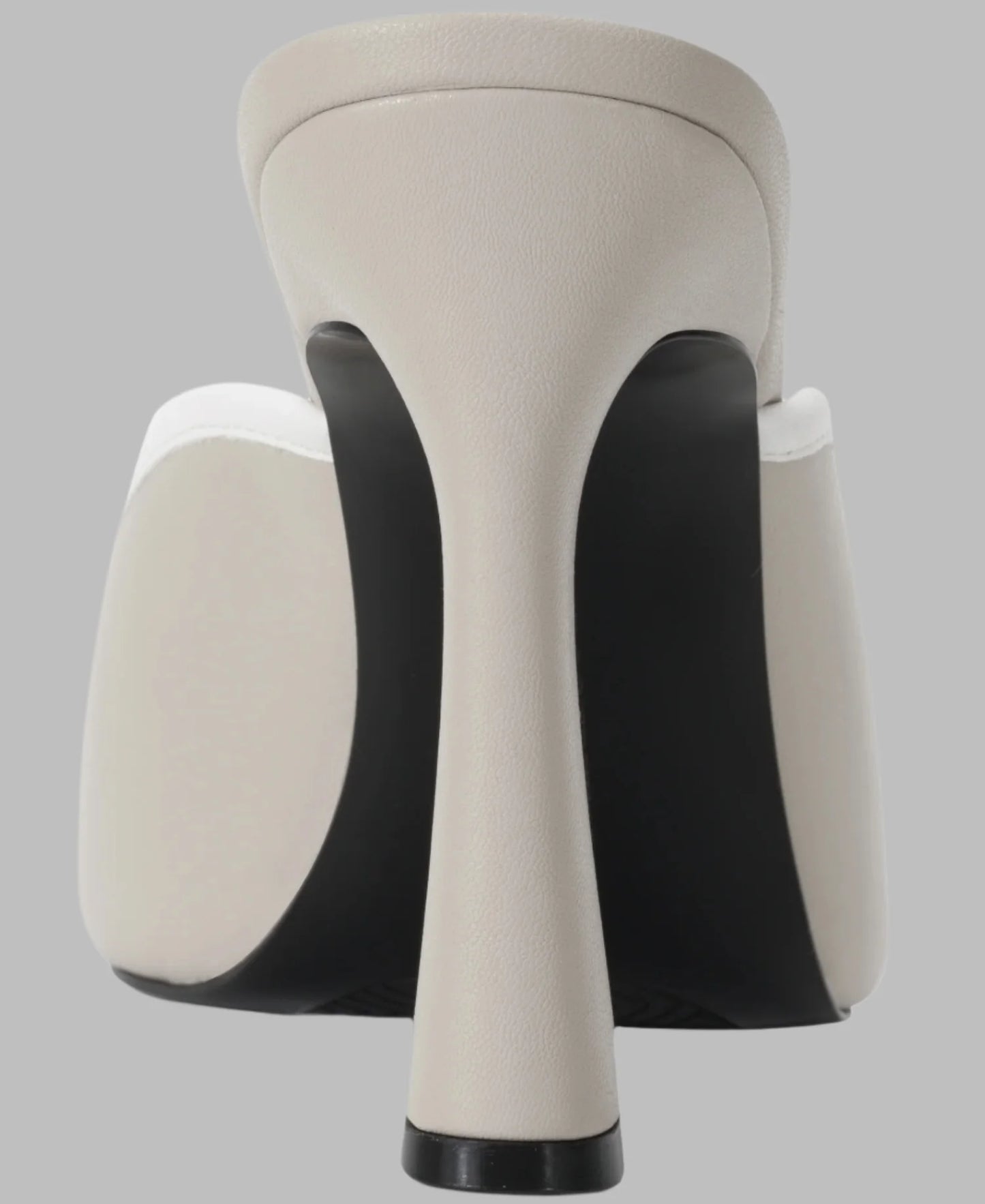 Karl Lagerfeld Paris - CHATURA PEEP TOE SANDAL - Amariah